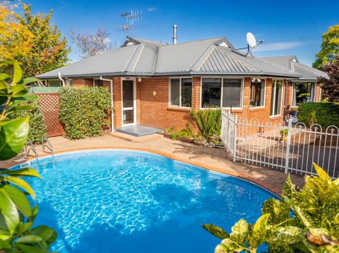 24 Malthouse Crescent, Brightwater