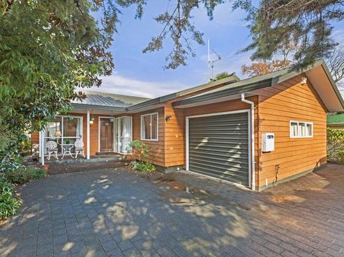 15A Peachgrove Road, Hamilton East