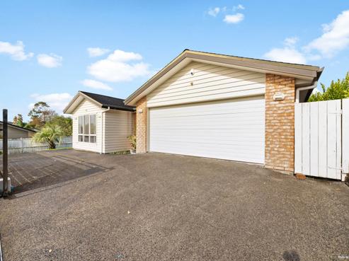 8 Mcwhirters Farm Lane, Massey
