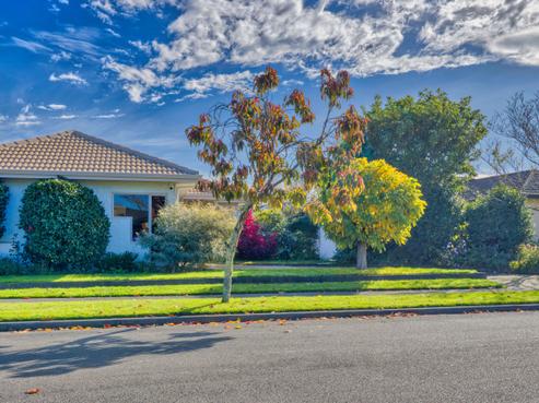 3 Hyatt Grove, Greenmeadows