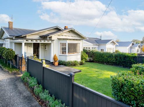 12 Greenfield Road, Epsom