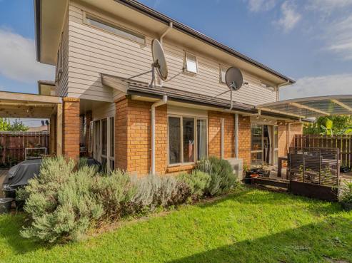 27 Roy Douglas Place, Favona