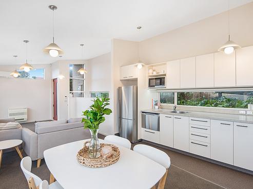6 Wrights Hill Road, Karori