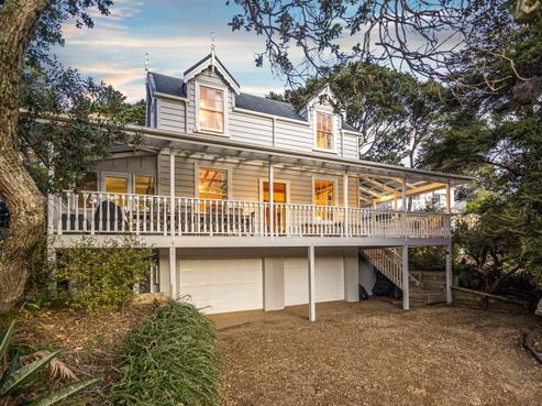 29 Crescent Road East, Ostend