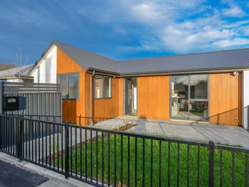 1121 Karamu Road North, Mayfair