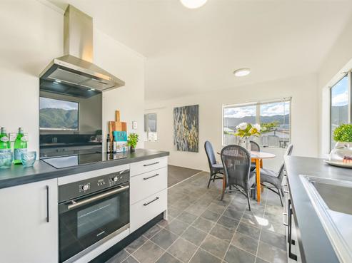 2 Hastings Grove, Wainuiomata