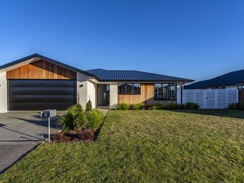80 Oaks Drive, Lincoln