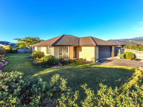 14 Ernest Place, Brightwater