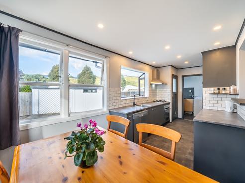 27 Mountbatten Grove, Clouston Park