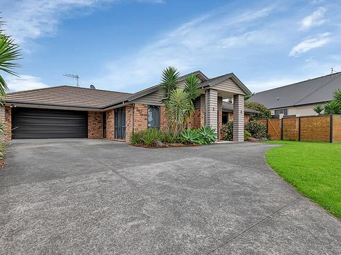 18 Conifer Grove, Kamo