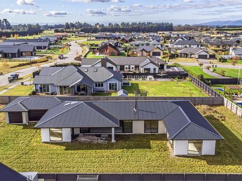 32 Silver Peaks Drive, West Melton