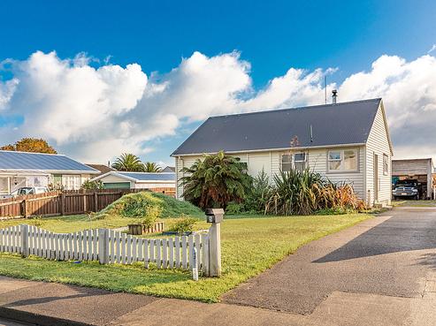 5 Larsen Street, Westport