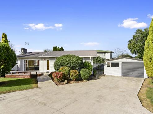 58 Deanwell Avenue, Deanwell