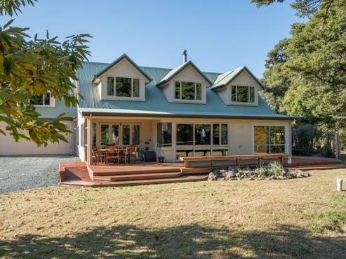 94 Cable Bay Road, Hira