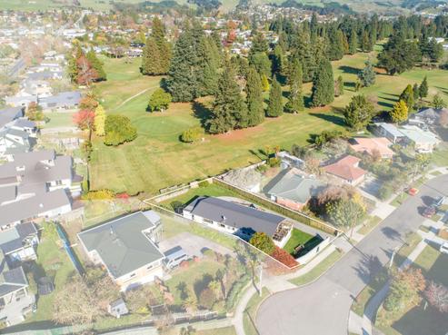 21 Johnston Crescent, Hillcrest