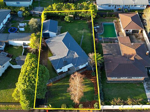 11 Jeanette Street, Glenview