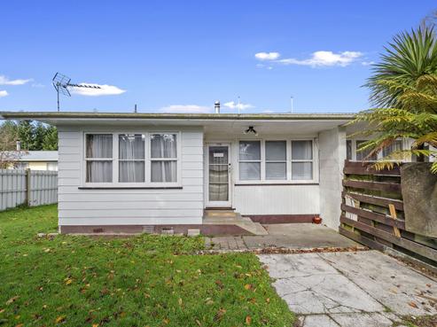 57B Lisa Crescent, Mangakakahi