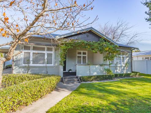 10 Kuratawhiti Street, Greytown