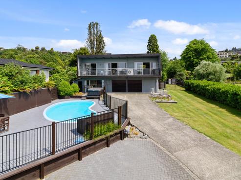 12 Kerswell Terrace, Tihiotonga