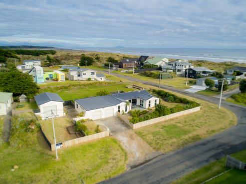 31 Marine Parade South, Foxton Beach