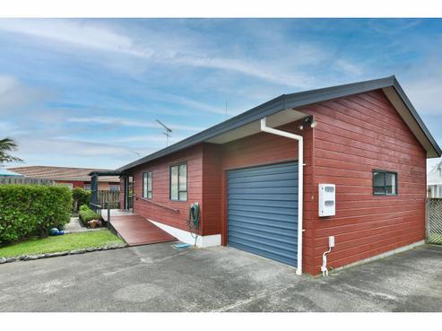 2/28 Lakeside Drive, Orewa