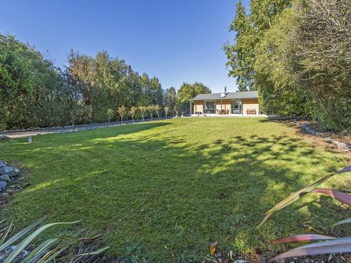 1707 Cust Road, Cust