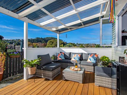 31 West End Avenue, Woodhill