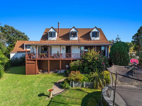 25 The Glebe, Coastlands