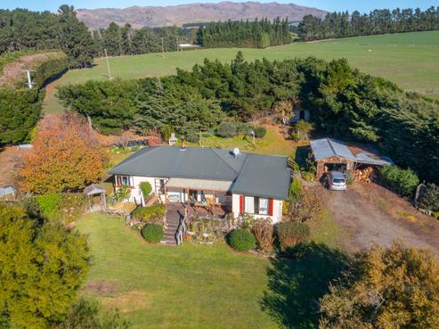 276 Pyramid Valley Road, Pyramid Valley