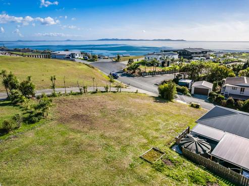 9 Eagles Way, Cable Bay