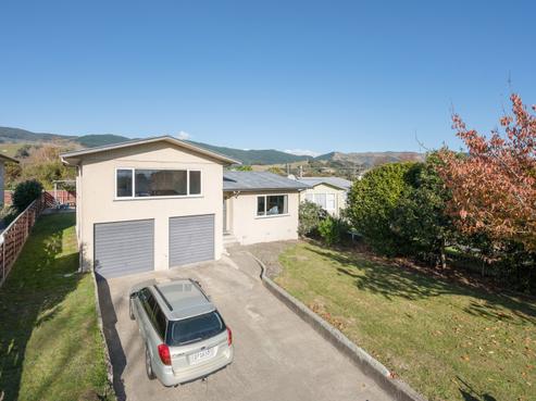 26 Keats Crescent, Stoke