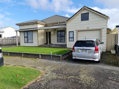 80 Peel Street, Westport