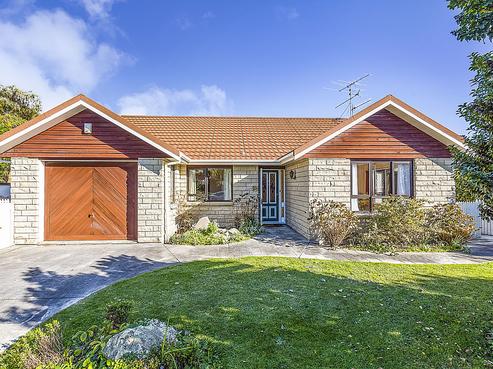 37 Rosebank Grove, Waikanae