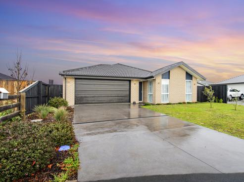 74 Sunline Avenue, Lincoln