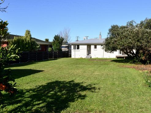 4 Howell Avenue, Riverlea