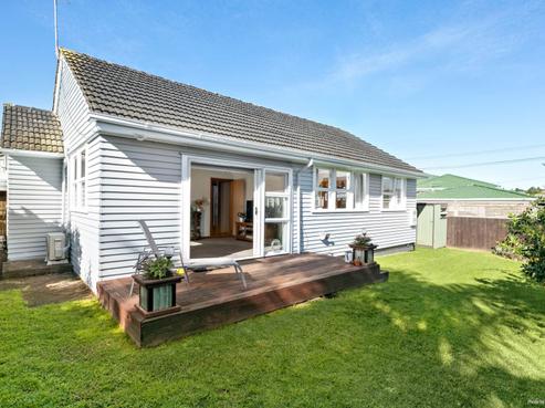 21 Carr Road, Three Kings