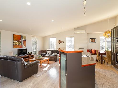 67 Merlot Drive, Greenmeadows