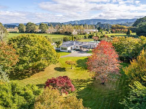 83 Flux Road, Mangaroa