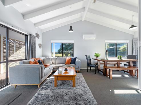 35 Aquarius Drive, Kawaha Point