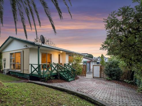 2/3 Forsythe Place, Massey