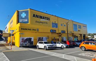 Handy Kaiwharawhara Location!