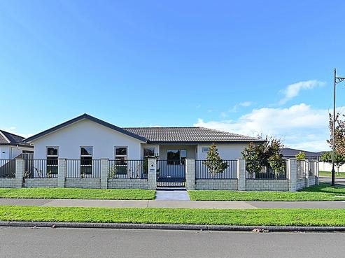 32 Orotu Drive, Poraiti