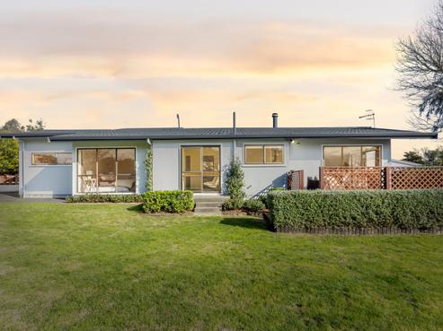 27 James Cook Street, Havelock North