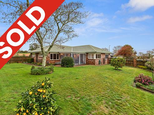 1 Reynolds Drive, Glenview
