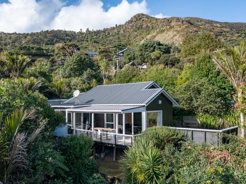 98 Seaview Road, Piha