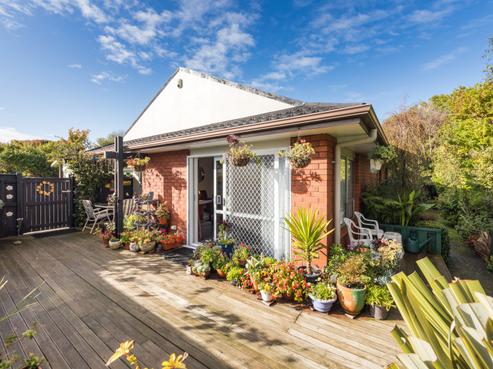2 Keeling Street, West End