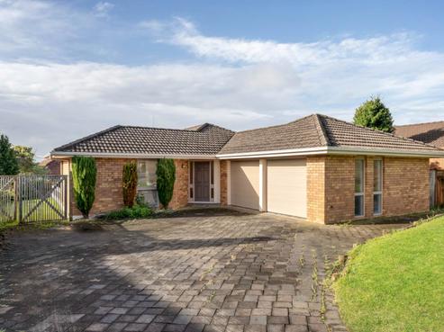 8 Crescent Hills Court, Northpark