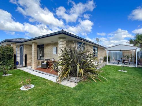 6 Alexis Greer Lane, Carterton