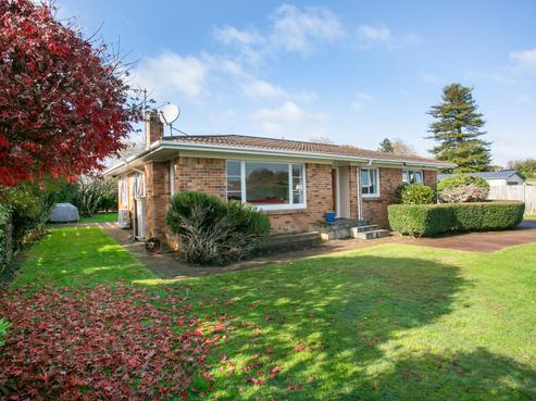 2 Hillary Place, Leamington