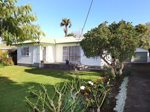 32 Mill Road, Clive